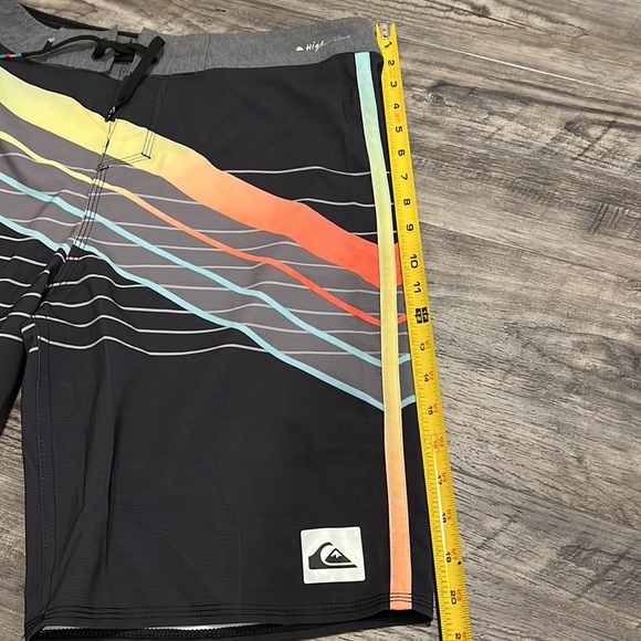 Quicksilver Men’s Highline Board Shorts Size 30 - Picture 10 of 13